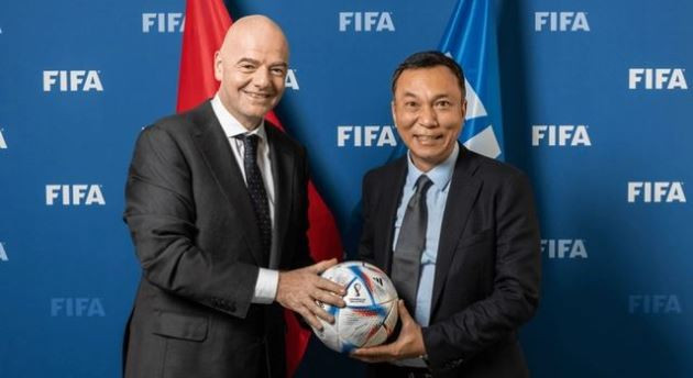 Chủ tịch FIFA Gianni Infantino cùng Chủ tịch VFF Trần Quốc Tuấn tại sự kiện quốc tế