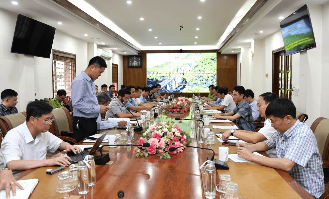 Lãnh đạo tỉnh Lai Châu làm việc với chính quyền Phường Sa Pa nhằm tháo gỡ khó khăn về mặt bằng cho dự án hầm đường bộ.