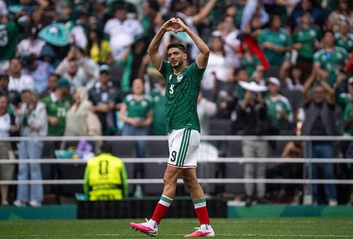 Tiền đạo: Raul Jimenez - 7.7 điểm