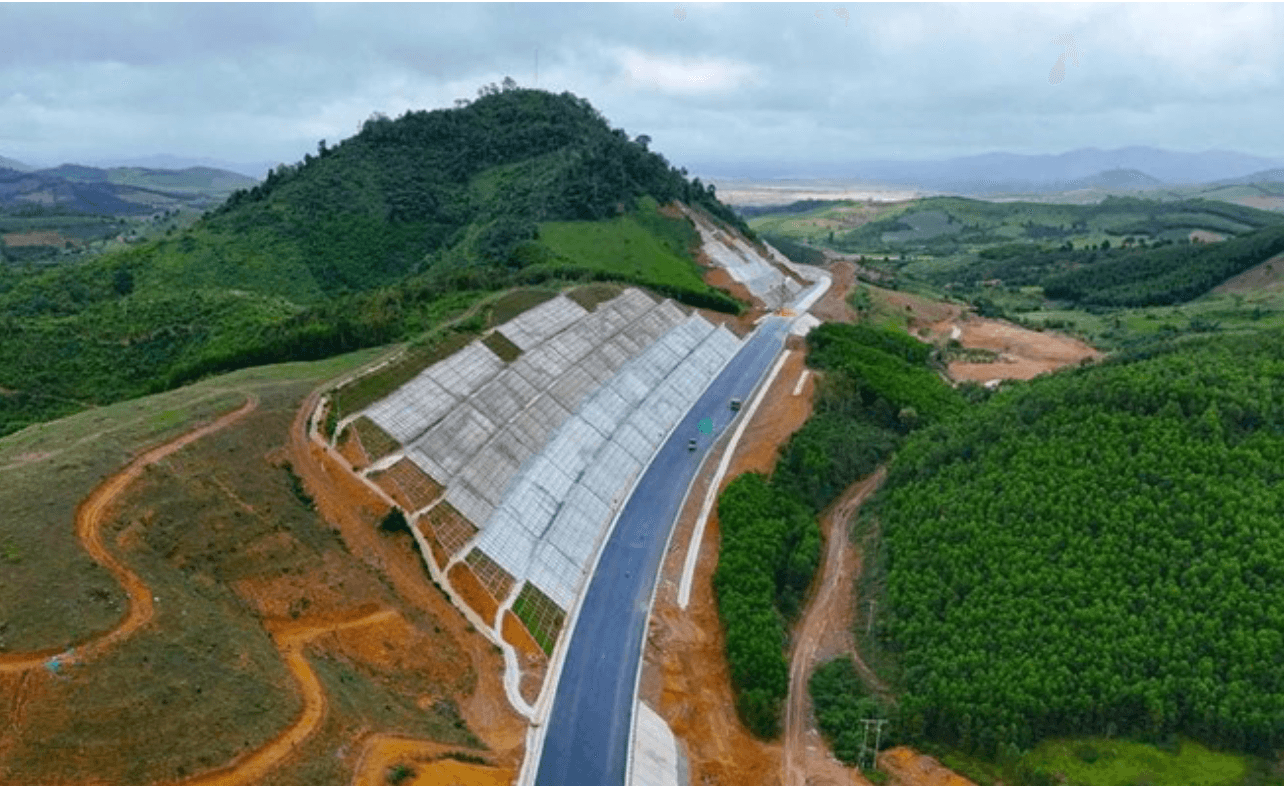 Dự án thành phần 3 cao tốc Khánh Hòa - Buôn Ma Thuột dự kiến hoàn thành trong năm 2026. Dự án thành phần 3 cao tốc Khánh Hòa - Buôn Ma Thuột đang đẩy nhanh tiến độ