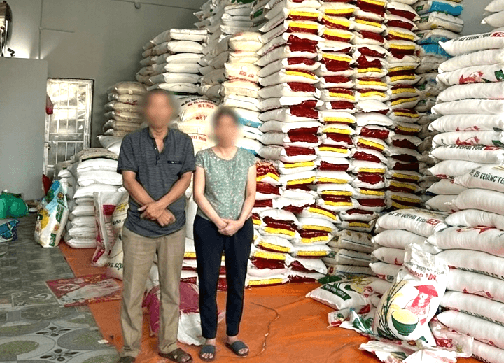 Bị can Vũ Tiến Chanh và Nguyễn Thị Yến tại cơ quan công an