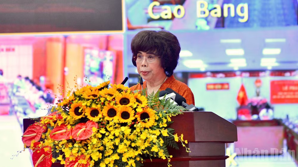 Bà Thái Hương, phát biểu hưởng ứng tại lễ phát động. (Ảnh: Thanh Giang) ndo_br_b2-2082.jpg