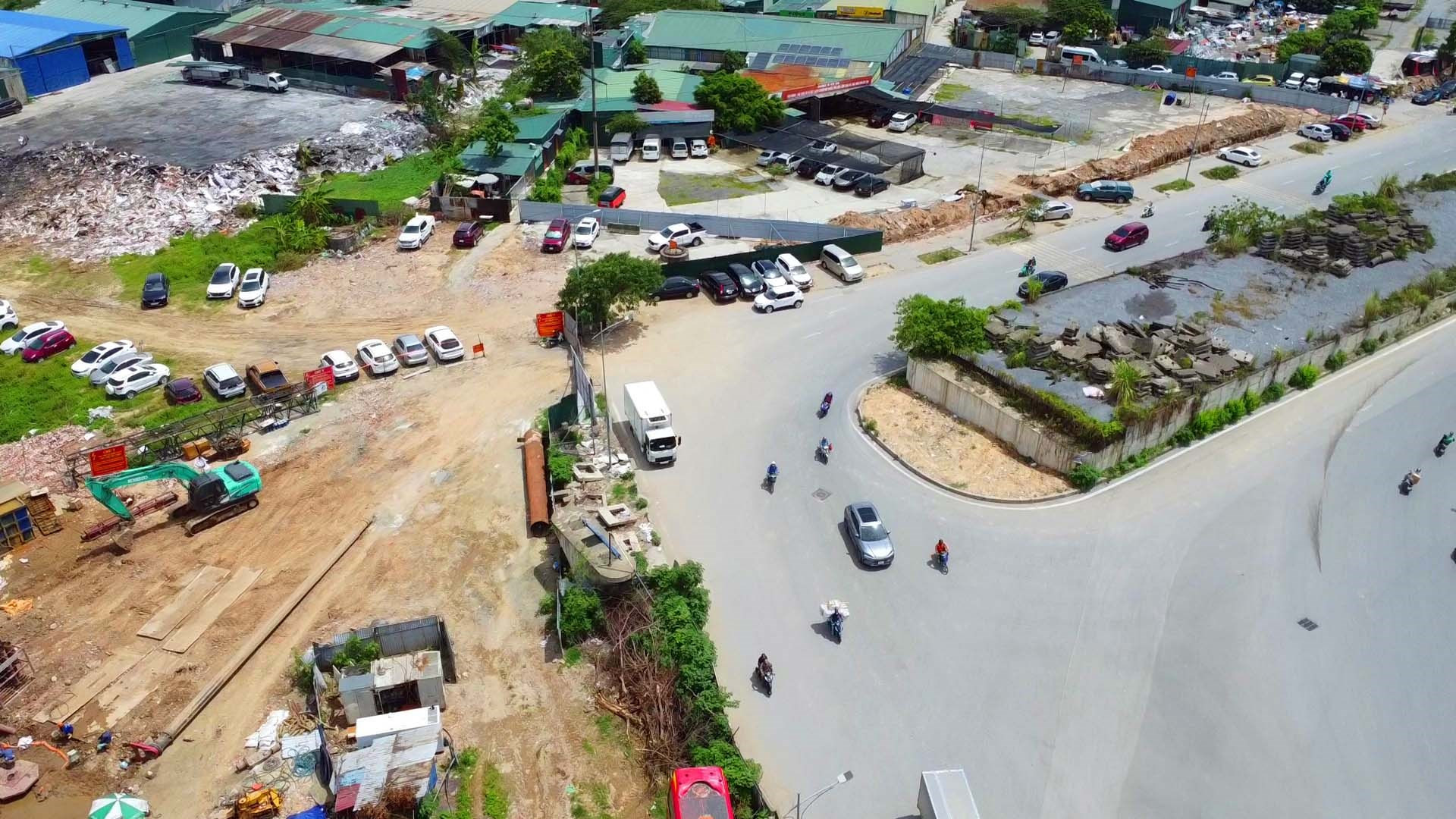 Máy khoan cọc nhồi thi công tại nút giao Phạm Tu