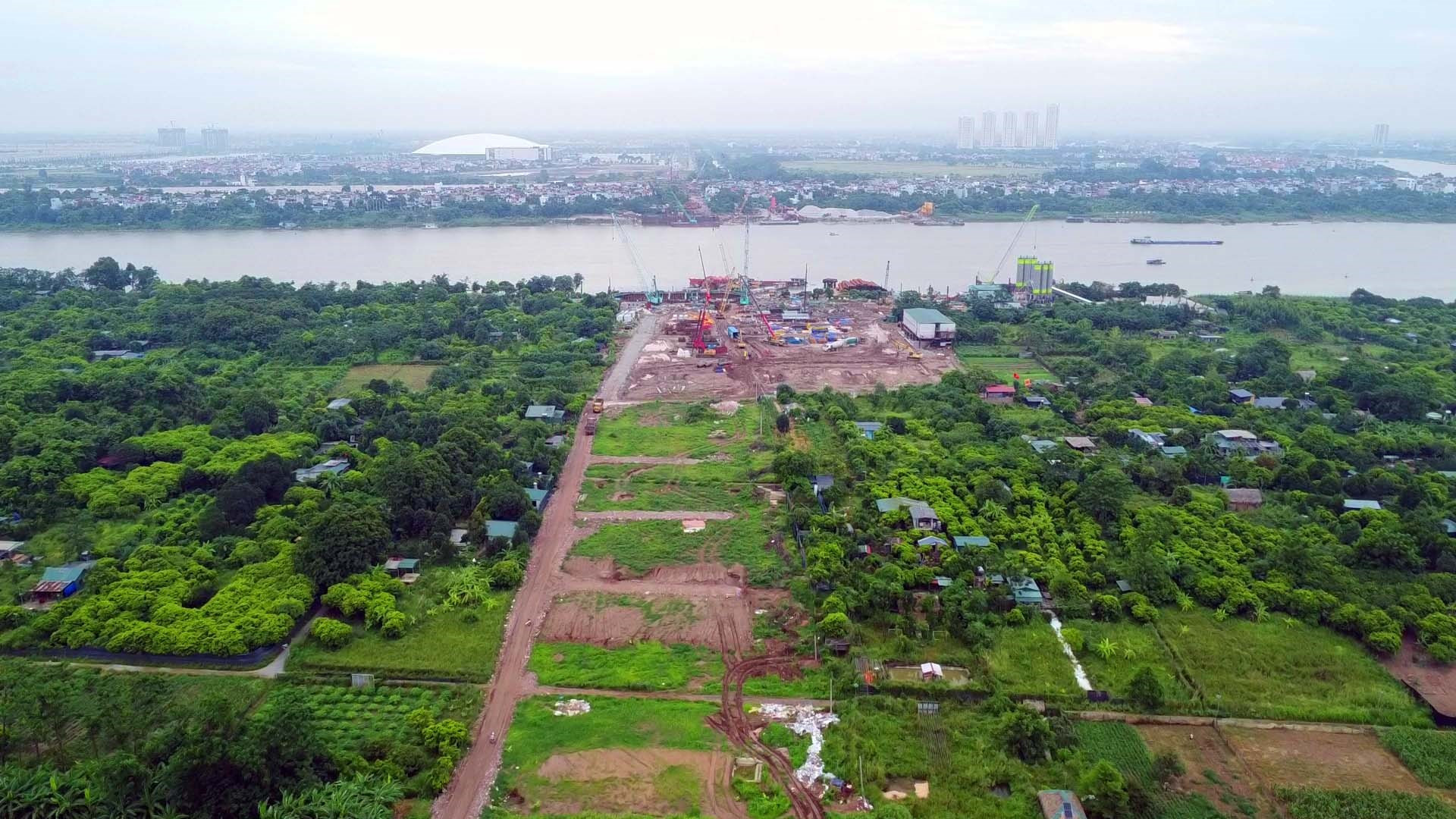 Khởi công dự án cầu Tứ Liên và đường hai đầu tại TP Hà Nội với tổng vốn đầu tư gần 20.000 tỷ đồng.