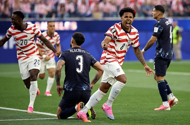 Weston McKennie làm chủ trung tuyến