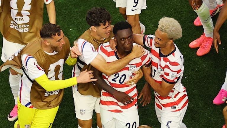 Folarin Balogun thi đấu bùng nổ trong trận thắng Paraguay tại World Cup 2026.