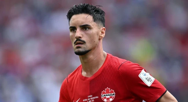 Stephen Eustaquio - 7.1 điểm: Thủ quân của Canada đã quán xuyến tốt khu trung tuyến.