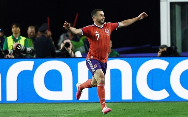 John McGinn ăn mừng bàn thắng duy nhất cho Scotland trước Haiti