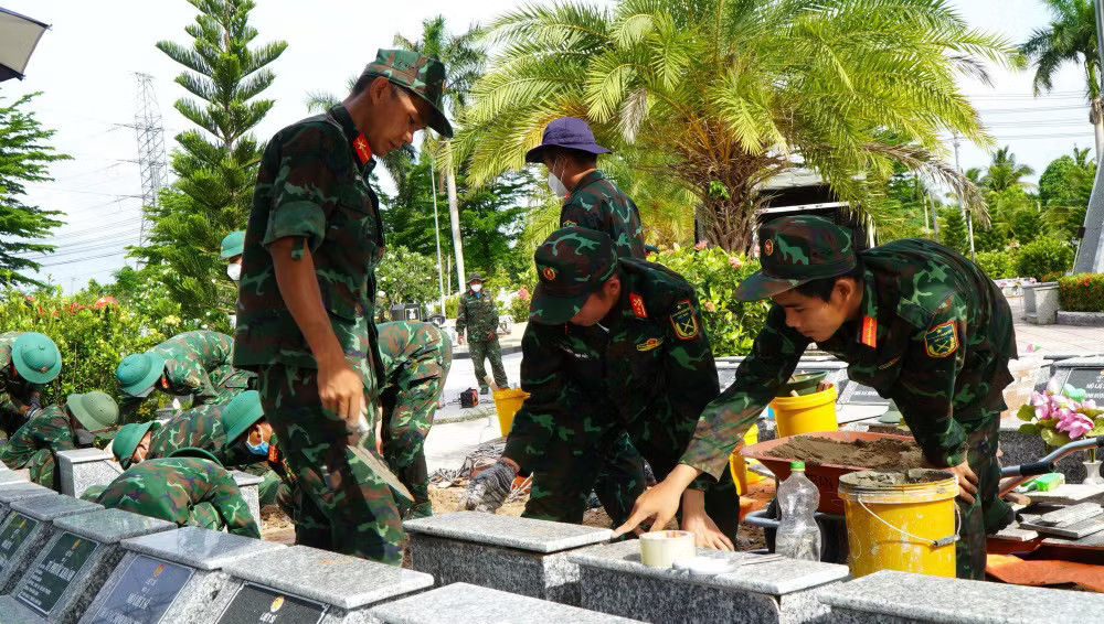 dong-thap-hai-cot-liet-sy-chien-dich-500-ngay-dem-1.jpg