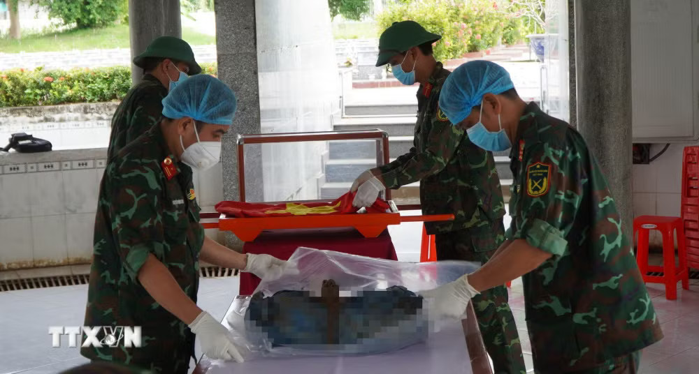 ttxvn-dong-thap-hai-cot-liet-sy-chien-dich-500-ngay-dem-3.jpg