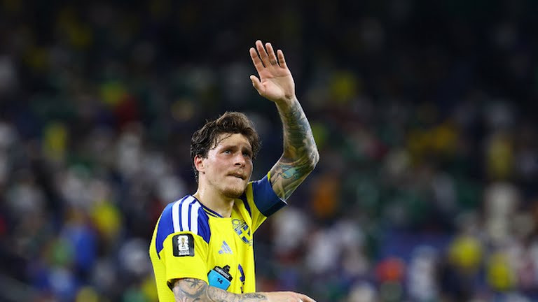 Victor Lindelof thực hiện đường chuyền dài
