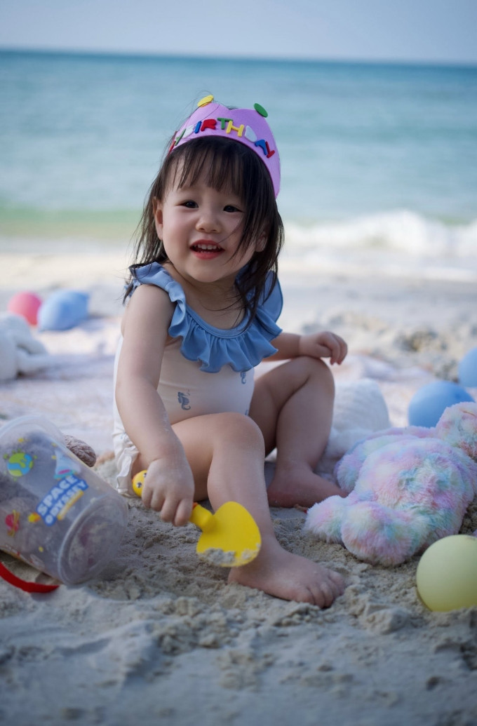 Jenny còn có tên thân mật ở nhà là Ny, tên thật là Nhật Hạ.
