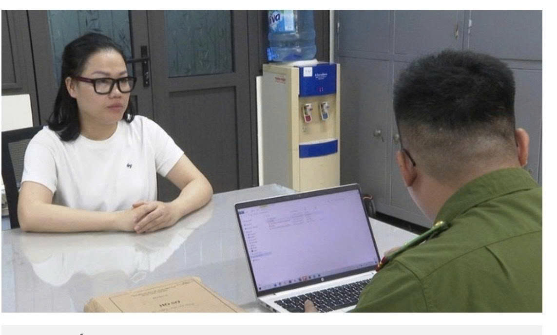 Bị can Mai Hà Trang tại cơ quan công an