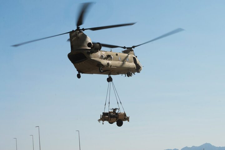 Trực thăng vận tải hạng nặng CH-47 Chinook