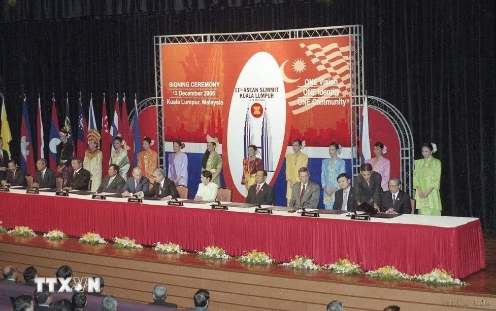 ttxvn-asean-nga-35-nam-dong-hanh-vi-hoa-binh-on-dinh-va-phat-trien-1.jpg