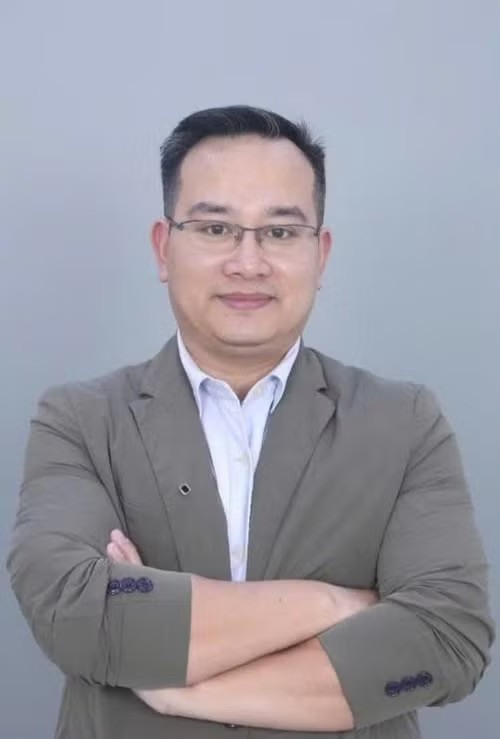 Thạc sỹ Tạ Phú Vinh, Nghiên cứu viên chính, Viện Nghiên cứu Châu Á-Thái Bình Dương, Viện Hàn lâm Khoa học xã hội Việt Nam. z7940506115572-de6500ece79bcb5e16d0b7b66e6931d6.jpg