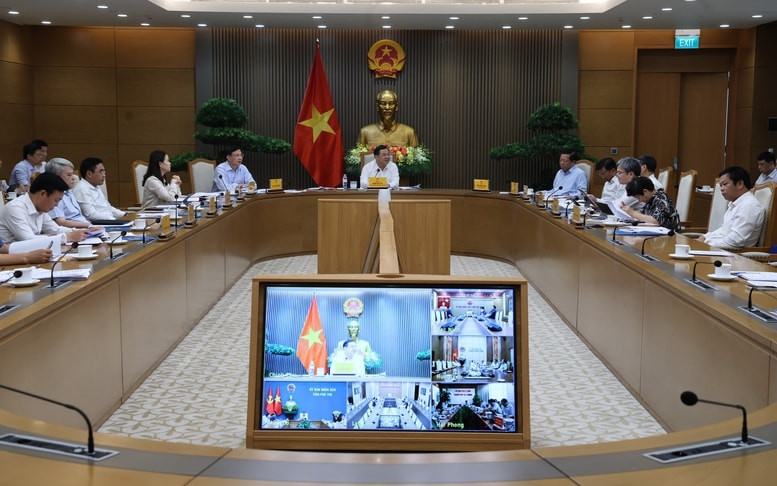 Toàn cảnh buổi làm việc về dự án đường sắt Lào Cai - Hà Nội - Hải Phòng do Phó Thủ tướng chủ trì