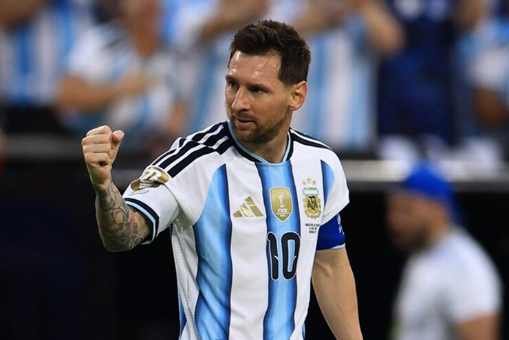 Messi lập hat-trick vào lưới Algeria ngay trận ra quân World Cup