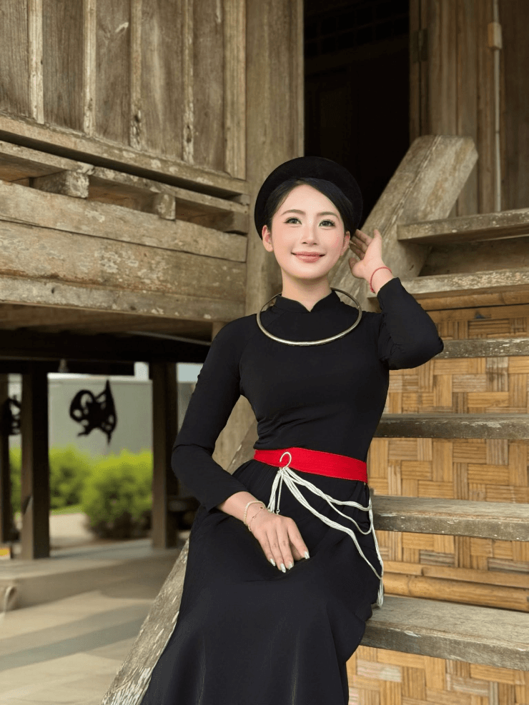 Miss Tay ethnic group Nong Thi Hang