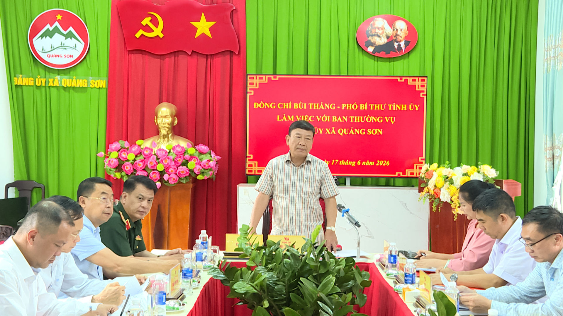 toan-canh(3).jpg