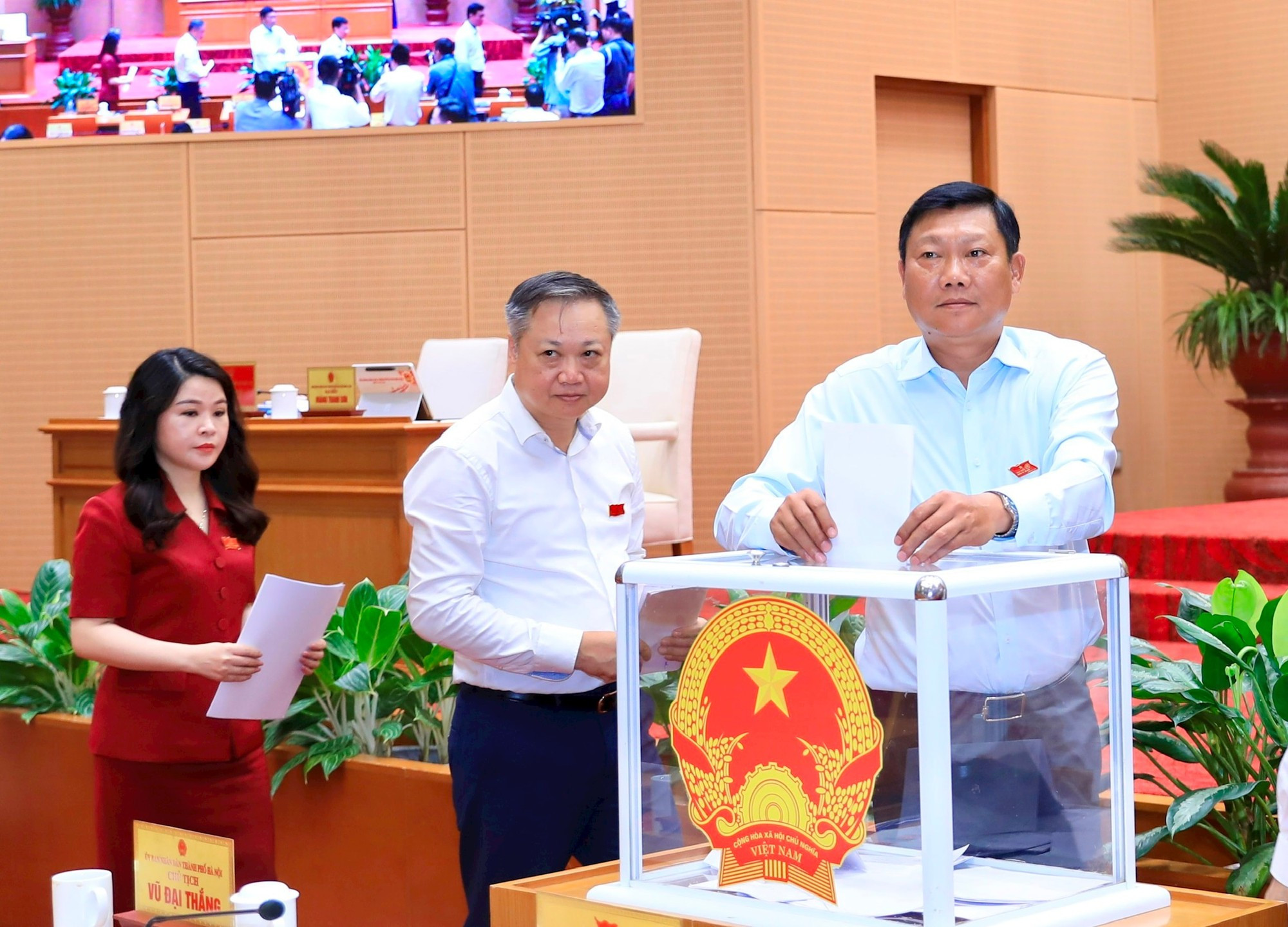 Hà Nội thông qua Nghị quyết quy định về chi thực hiện chính sách tiền lương; thưởng vượt thu cho ngân sách cấp xã- Ảnh 1. Hà Nội thông qua Nghị quyết quy định về chi thực hiện chính sách tiền lương; thưởng vượt thu cho ngân sách cấp xã- Ảnh 1.