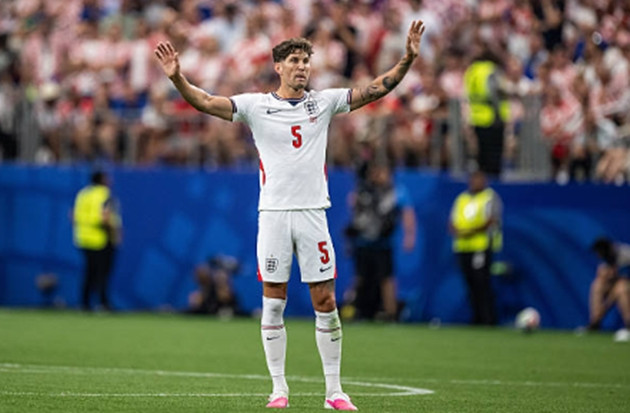 John Stones (6.4 điểm): Bất ngờ đá lệch trái ở trung tâm hàng thủ. Gặp khó trong khâu kiểm soát bóng.
