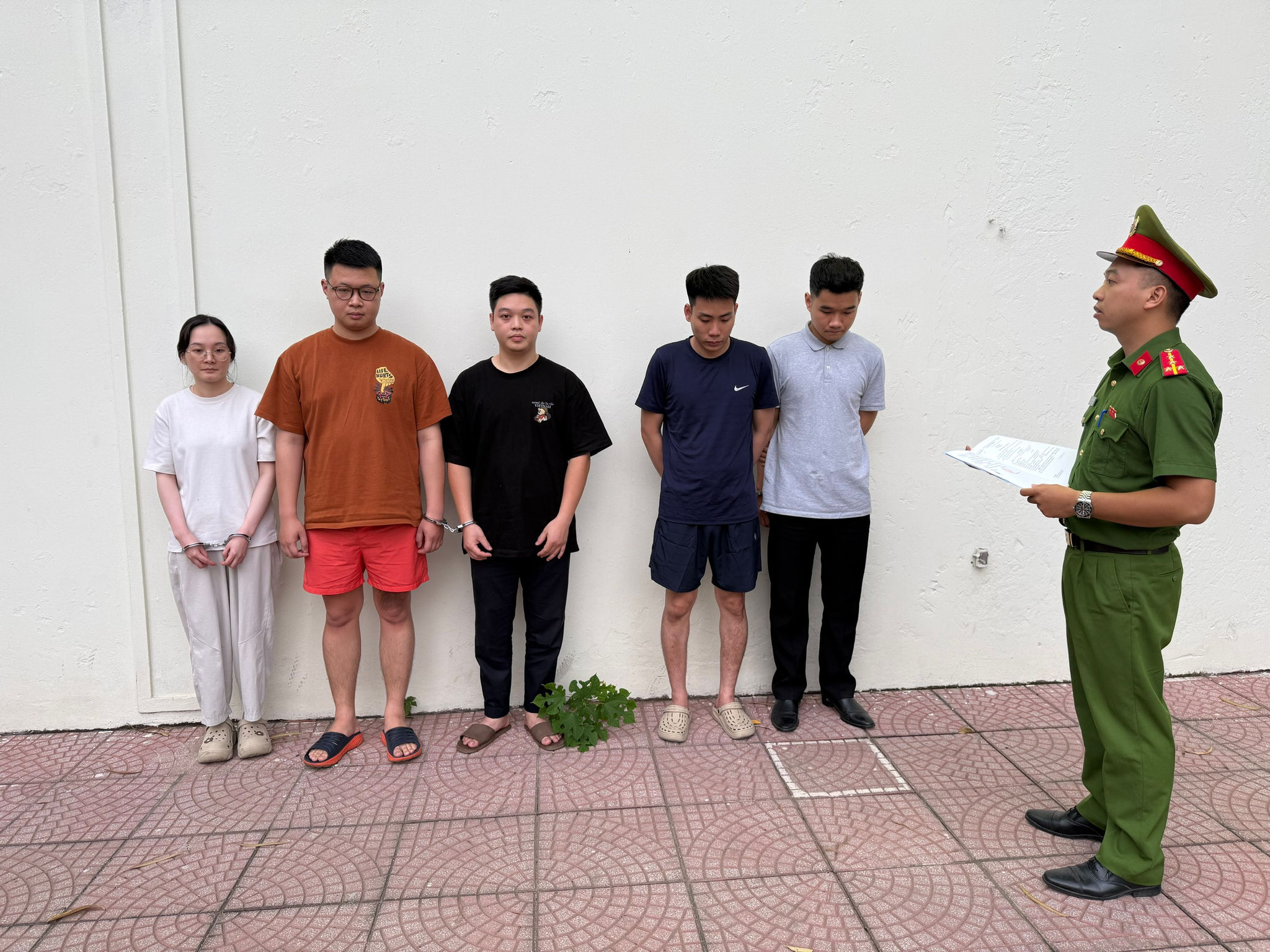 Lực lượng chức năng thực hiện các biện pháp tố tụng