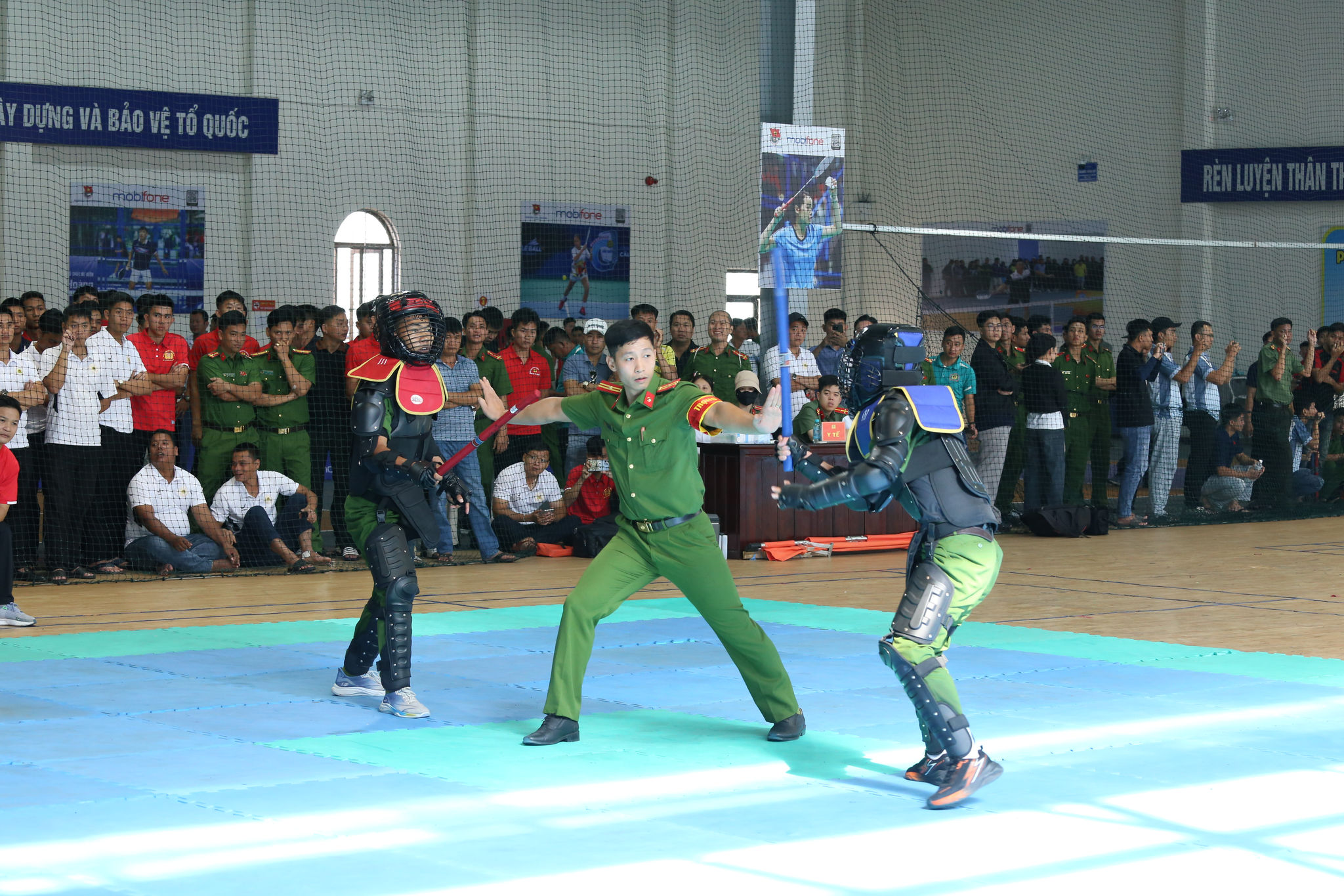 đối kháng gậy ngắn (2)
