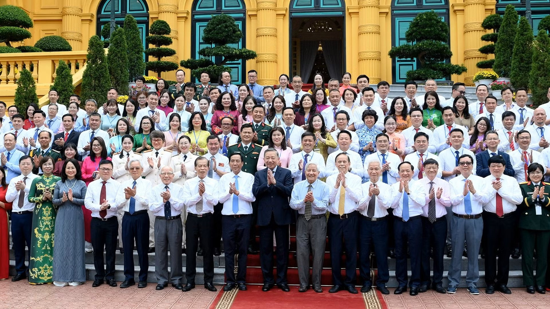 hoi-nghi-quan-triet-nghi-quyet-cua-bo-chinh-tri-ve-duong-loi-doi-ngoai-dai-hoi-xiv-cua-dang-1306.jpg