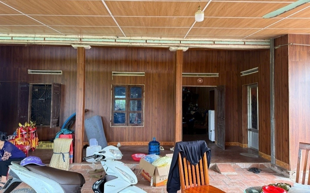 Hiện trạng bên trong một ngôi nhà được ốp gỗ công nghiệp nhằm trục lợi tiền bồi thường tại tỉnh Lạng Sơn