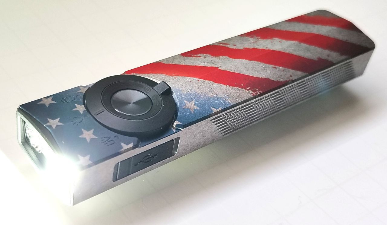 Hiệu suất chiếu sáng của đèn pha Olight ArkPro Stars & Stripes.