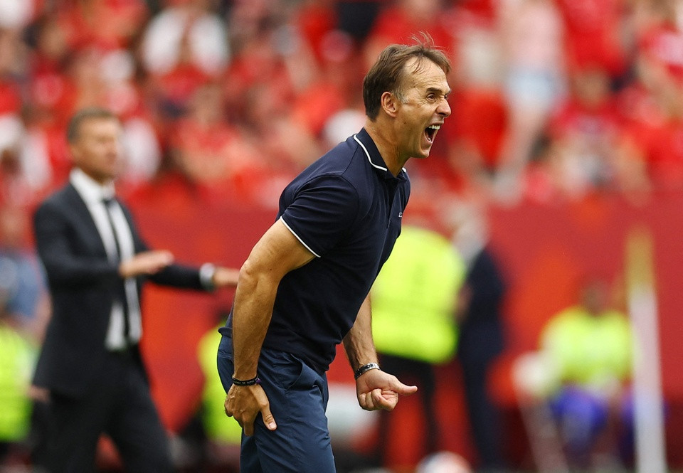 HLV Julen Lopetegui tỏ thái độ không hài lòng sau trận thua đậm của Qatar trước Canada
