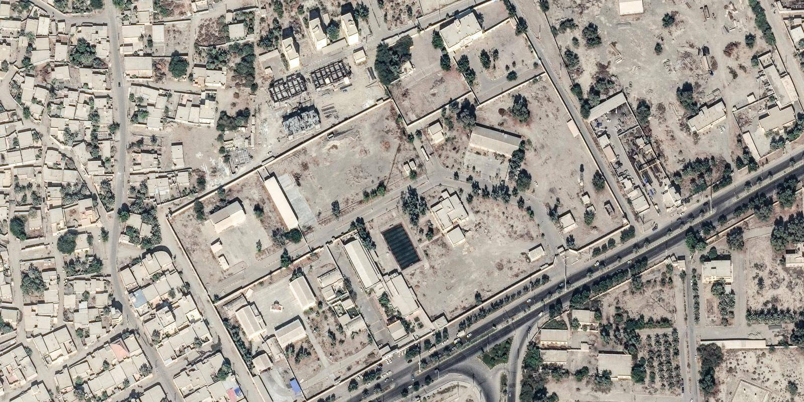 Trường tiểu học Shajareh Tayyebeh Ảnh vệ tinh trường tiểu học Shajareh Tayyebeh tại Minab