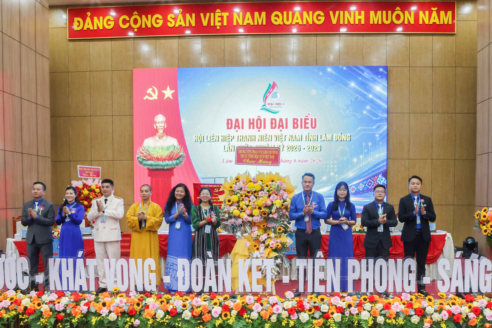 z7952957345390_c4bda7be0e367cc517f1703e450b1004(1).jpg