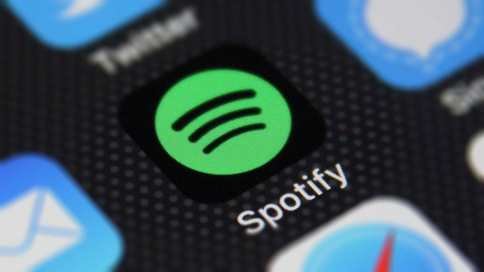 Giao diện ứng dụng Spotify trên điện thoại di động
