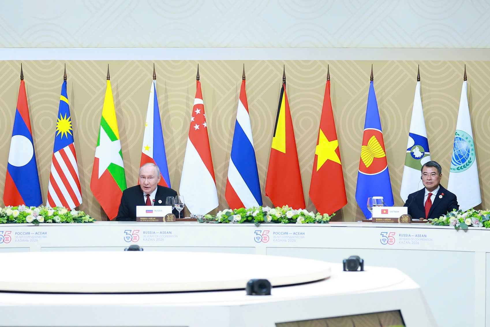 minh-hung-tham-du-phien-an-trua-lam-viec-do-tong-thong-nga-vladimir-v-putin-chu-tri-anh-vgpnhat-bac-17818860605441395982568.jpg