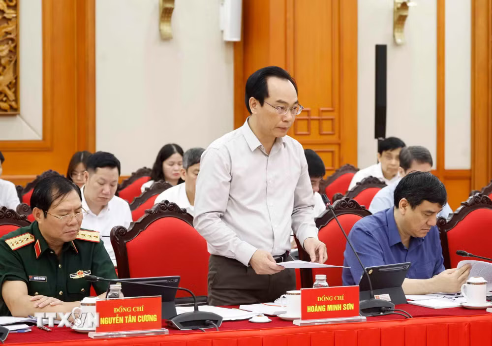 ttxvn-2106-tong-bi-thu-chu-tich-nuoc-lam-viec-nganh-giao-duc-bo-truong-hoang-minh-son.jpg