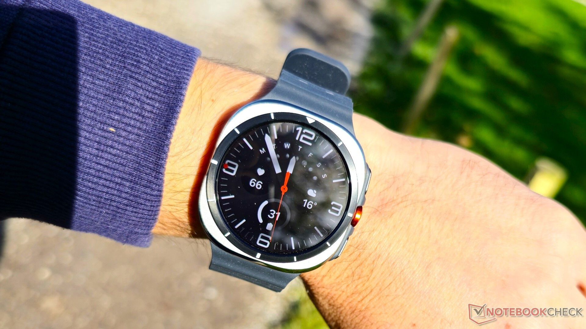 Rò rỉ thiết kế mới của Samsung Galaxy Watch Ultra 2 với phong cách tương tự dòng Classic