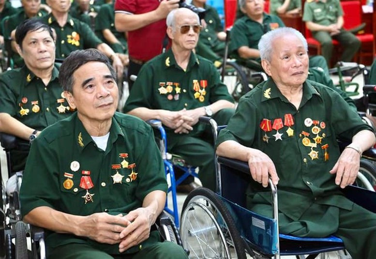 Hướng dẫn TẶNG QUÀ của TỔNG BÍ THƯ, CHỦ TỊCH NƯỚC tới NGƯỜI CÓ CÔNG nhân dịp KỶ NIỆM 79 năm NGÀY THƯƠNG BINH - LIỆT SĨ- Ảnh 1.