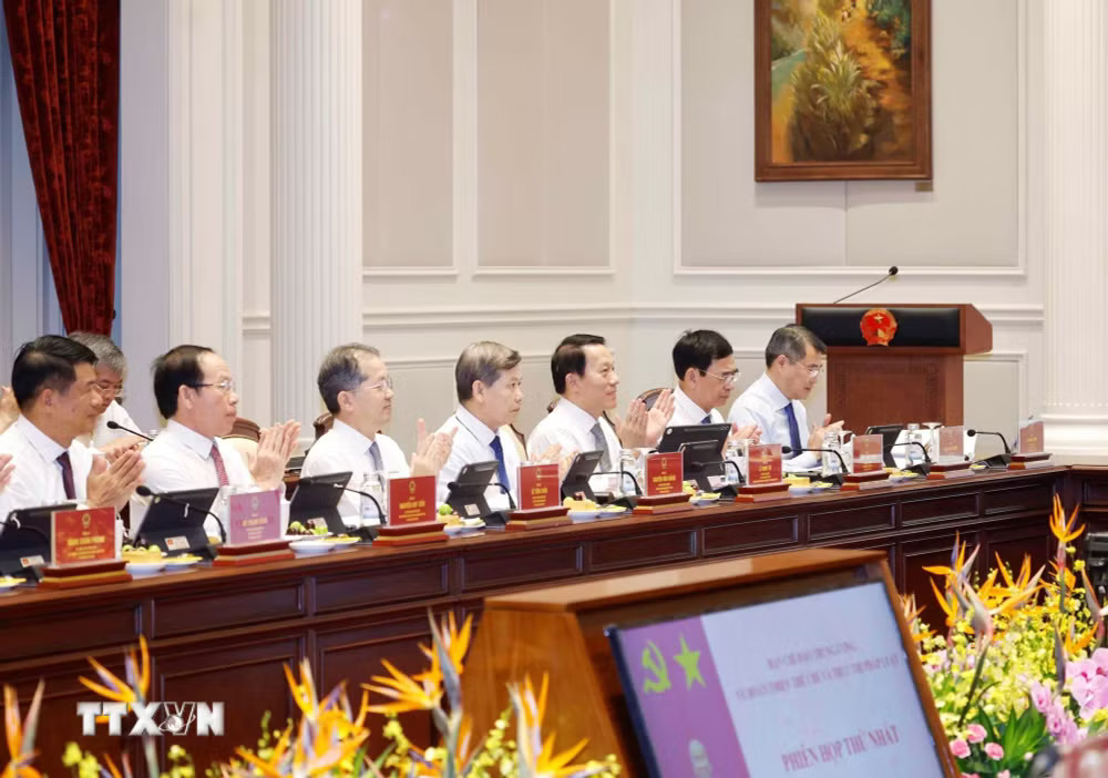ttxvn-phien-hop-thu-nhat-ban-chi-dao-trung-uong-ve-hoan-thien-the-che-va-thuc-thi-phap-luat-22-6.jpg