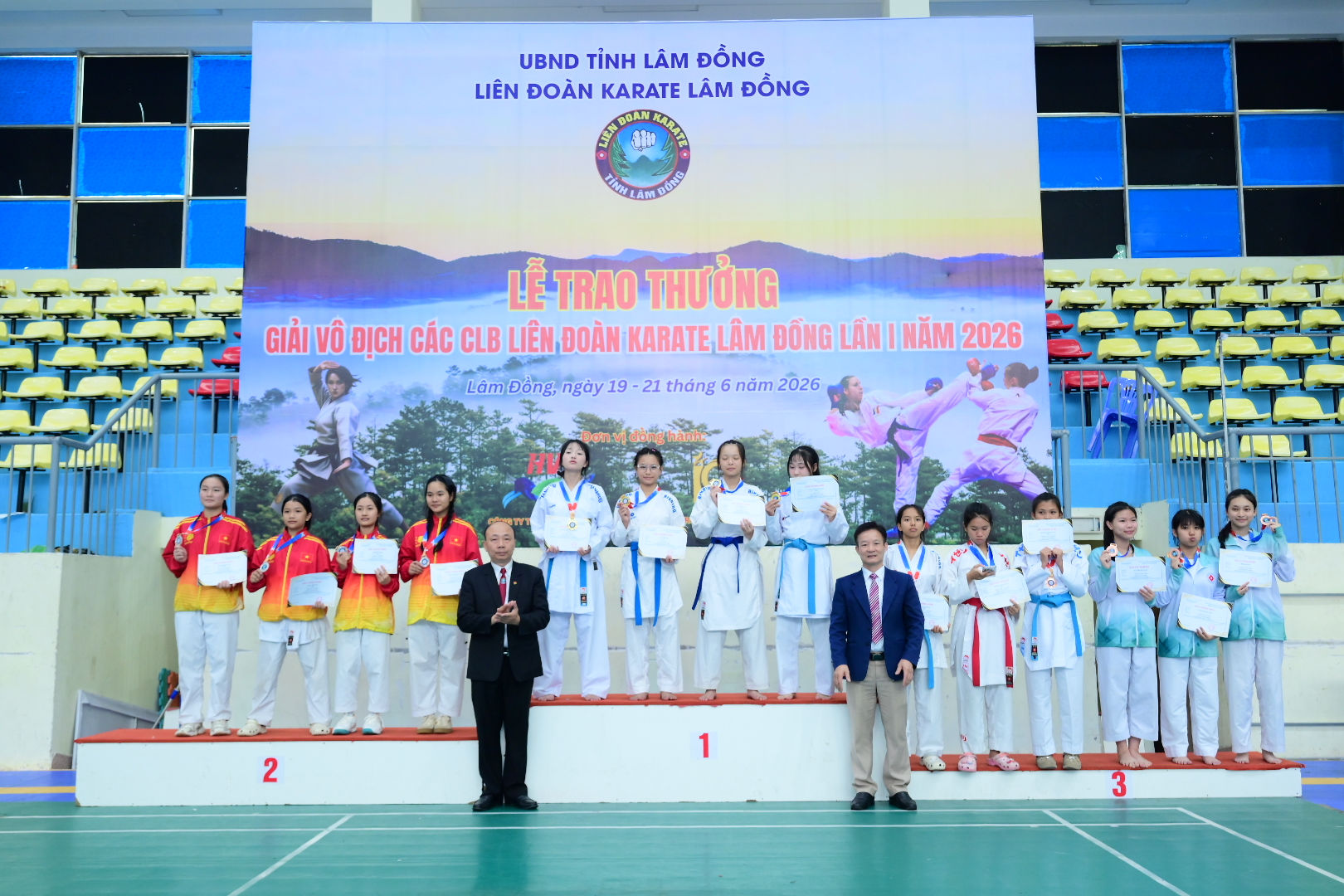 huy_0636.jpg