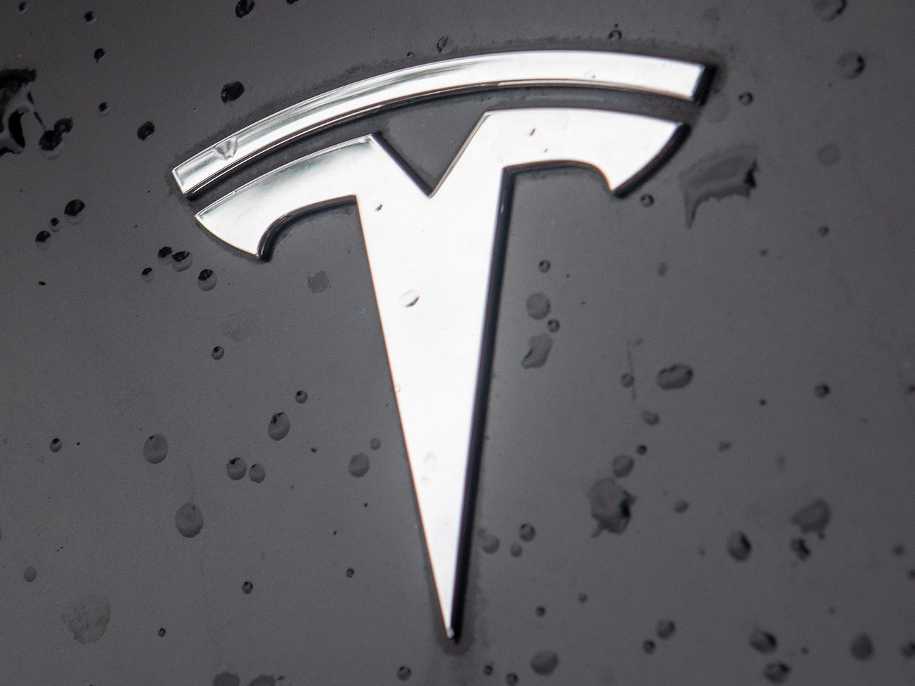 Hệ thống Autopilot của Tesla đang đối mặt với sự giám sát chặt chẽ từ các cơ quan chức năng.