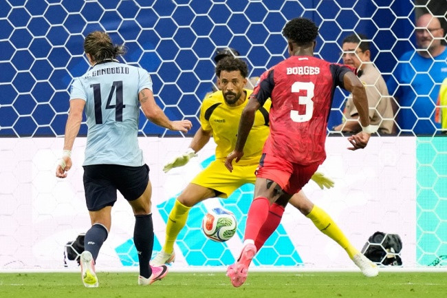 Uruguay và Cape Verde chia điểm trong trận hòa 2-2 đầy kịch tính.