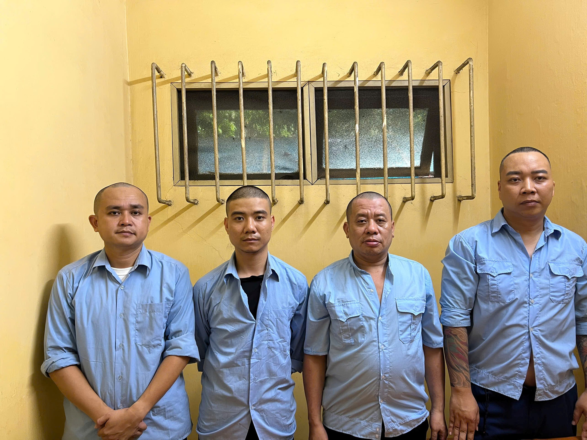 Các đối tượng trong đường dây cá độ bóng đá bị bắt giữ tại Hà Nội