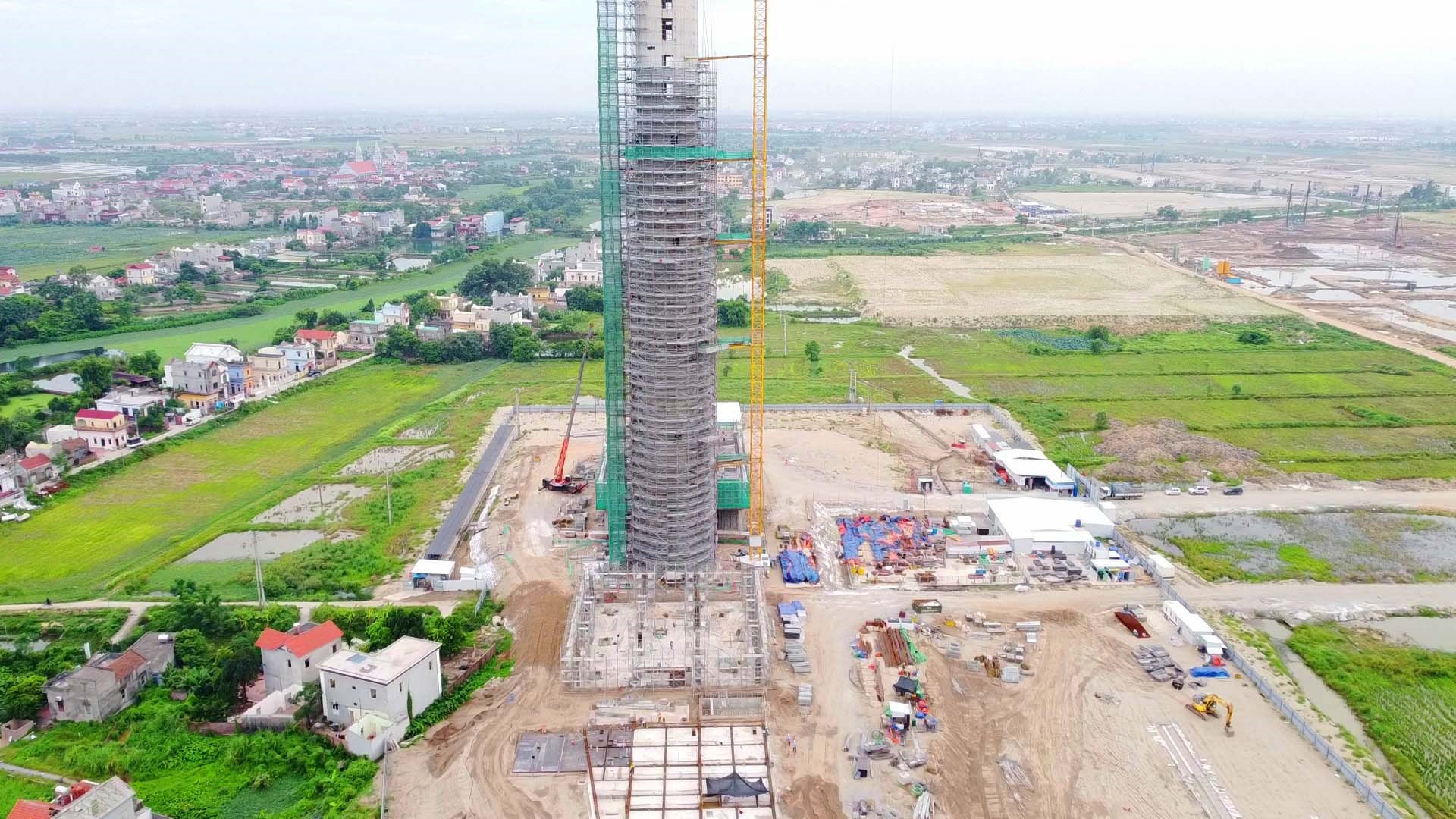 Tháp không lưu là hạng mục biểu tượng của sân bay Gia Bình.