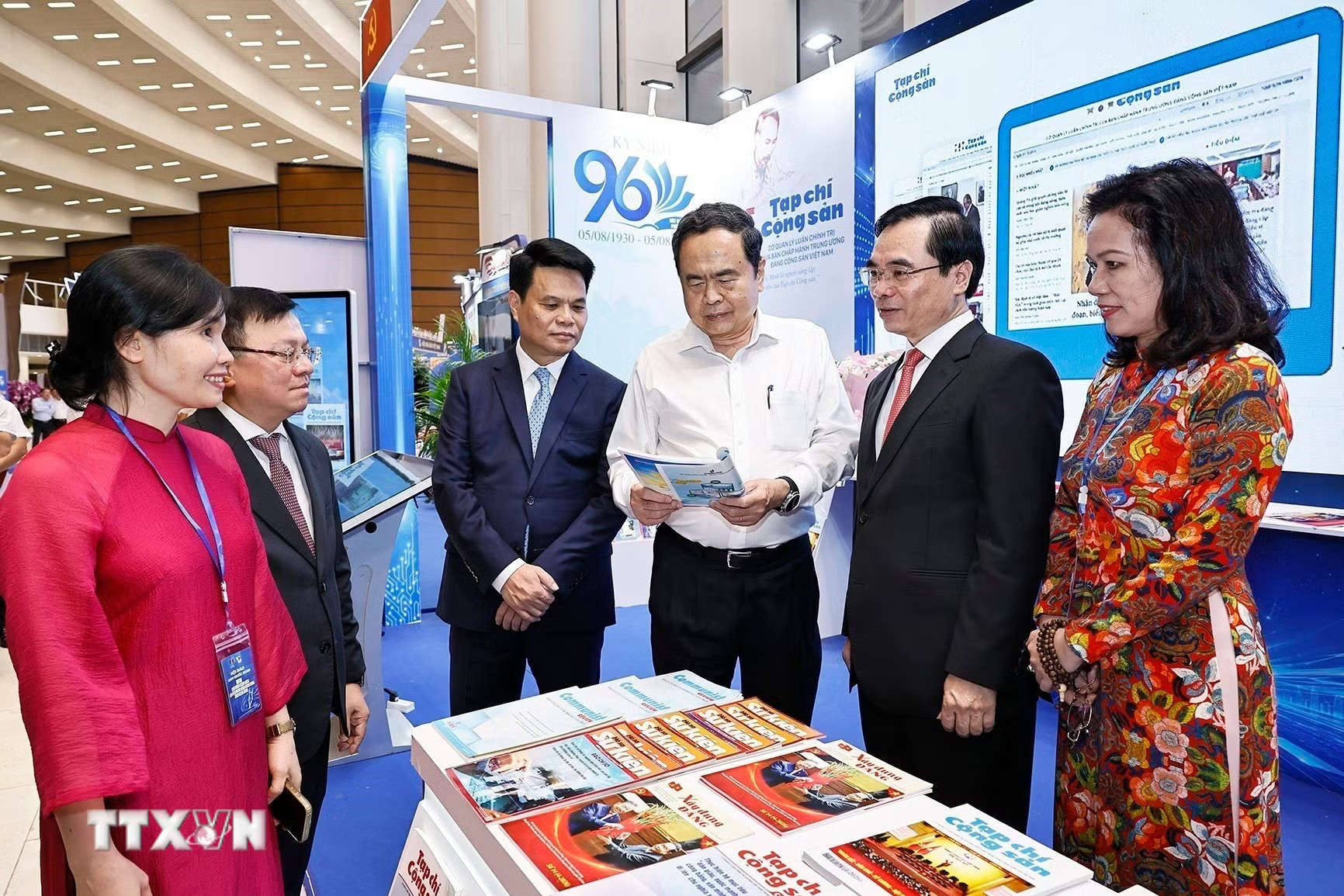 ttxvn-chu-tich-quoc-hoi-du-le-trao-giai-bao-chi-quoc-gia-lan-thu-xx-nam-2025-2.jpg