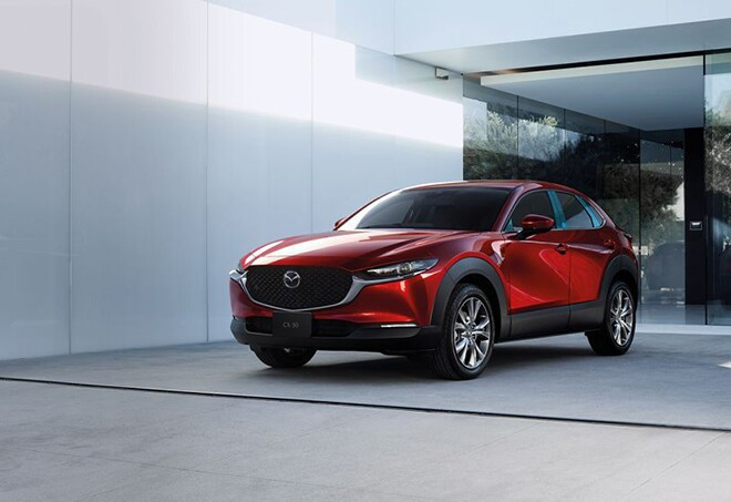 Thân xe Mazda CX-30 với các đường gân dập nổi cơ bắp