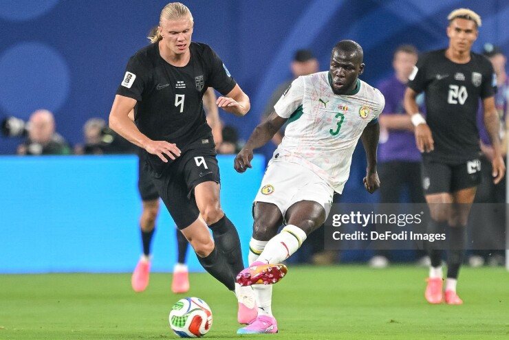Koulibaly mắc sai lầm dẫn đến bàn thua của Senegal