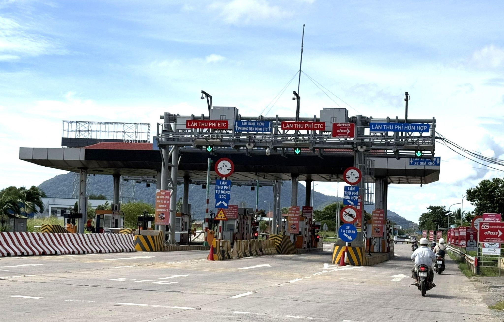 A toll station in Ham Thuan Nam Commune, Lam Dong Province