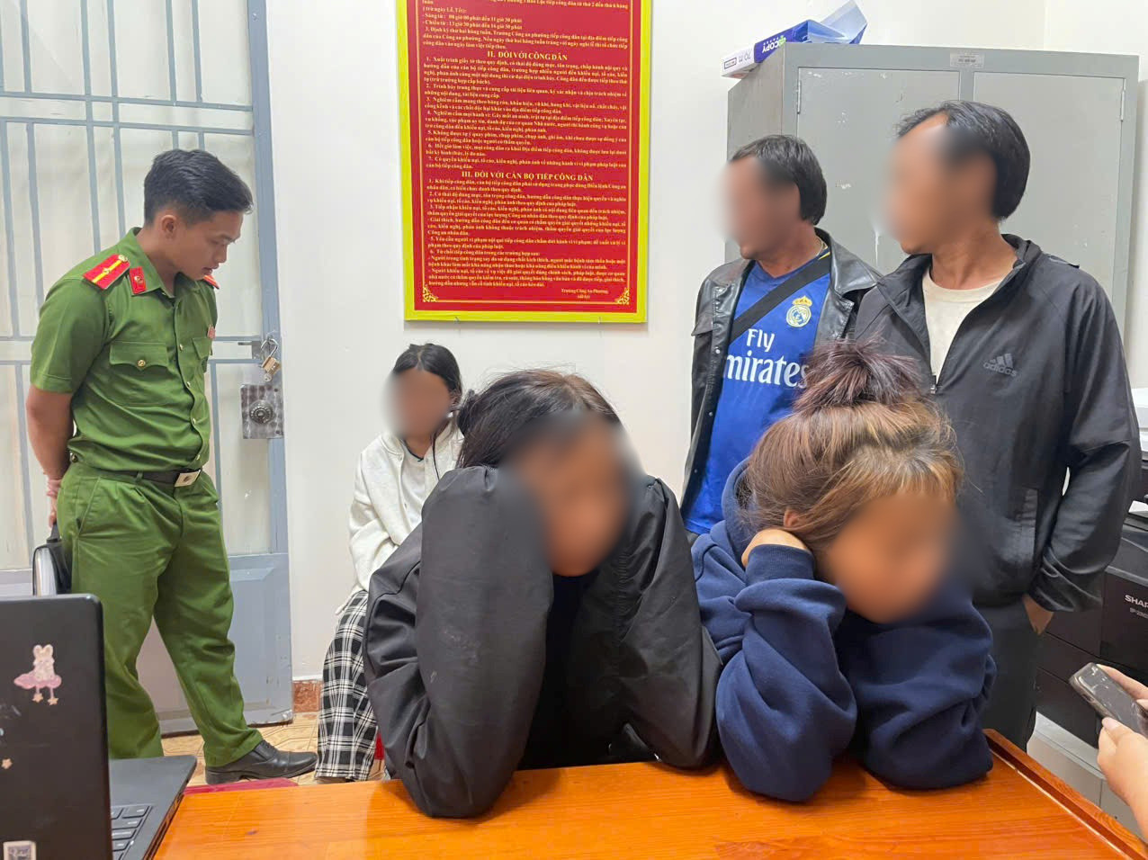 Công an xã Quảng Hòa kịp thòi phát hiện, ngăn chặn giao các cháu về với gia đình